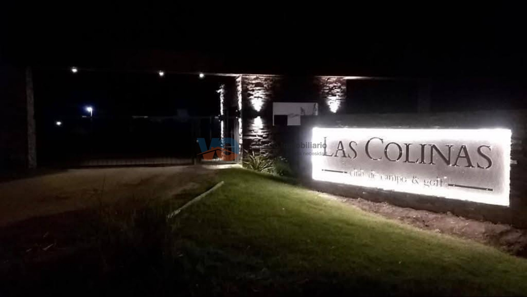 VENDO EXCELENTE TERRENO EN LAS COLINAS GOLF HOUSE - PARANA-  Superficie:880 Mts2