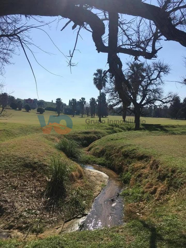 VENDO EXCELENTE TERRENO EN LAS COLINAS GOLF HOUSE - PARANA-  Superficie:880 Mts2